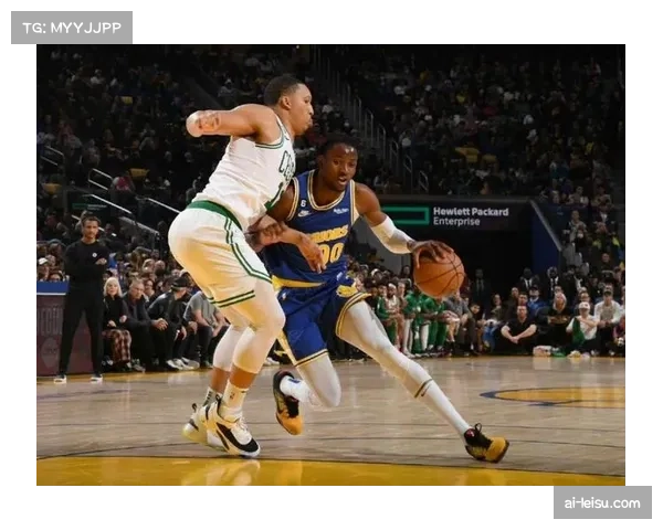 维金斯库明加构建防守链条 勇士锋线成换防基础